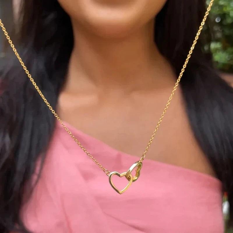 Colar Amor Infinito - Banhado em Ouro 18K + Brinde Caixa de Rosas